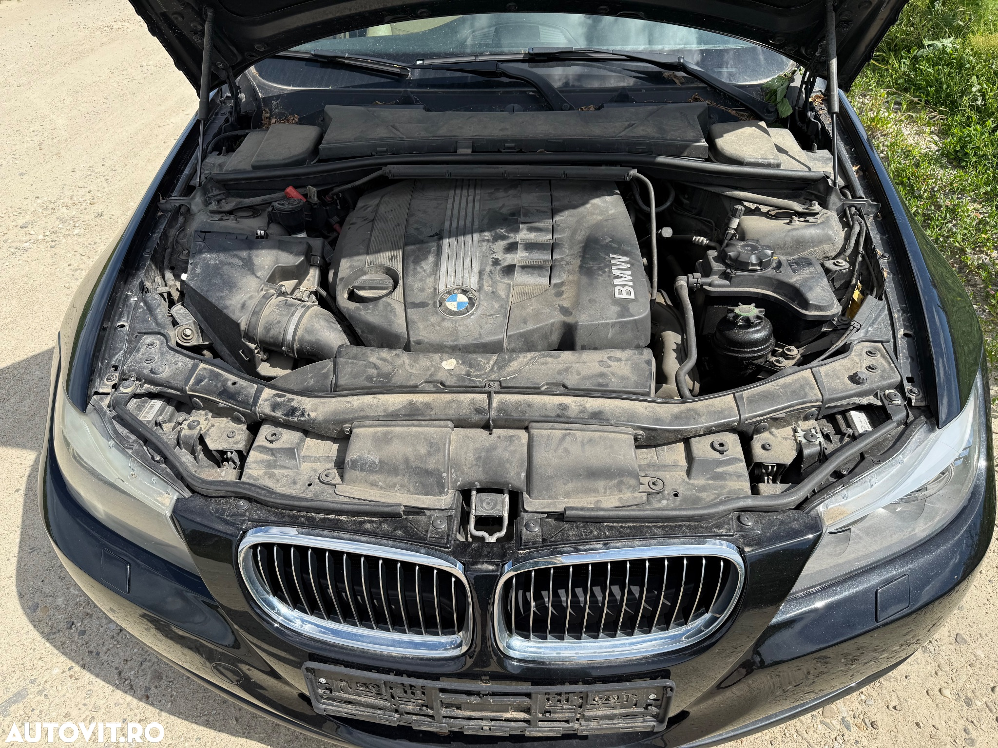Dezmembrări BMW e90 LCI facelift 2010 330dx N57 180 kw 245 hp manual 4x4 xenon navigație mare interior crem trapă - 7