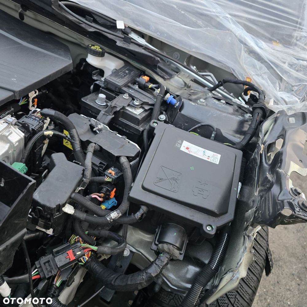 Peugeot 3008 73kWh Business - 21