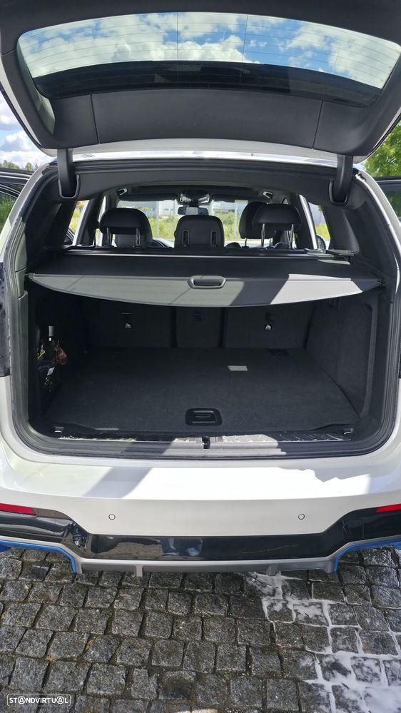 BMW iX3 - 7