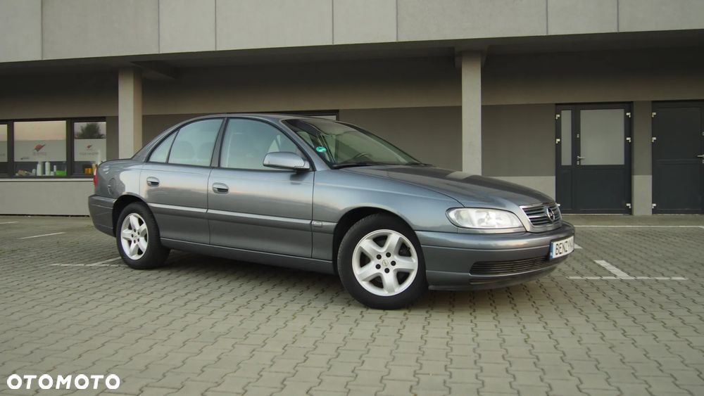Opel Omega 2.2 Elegance - 2