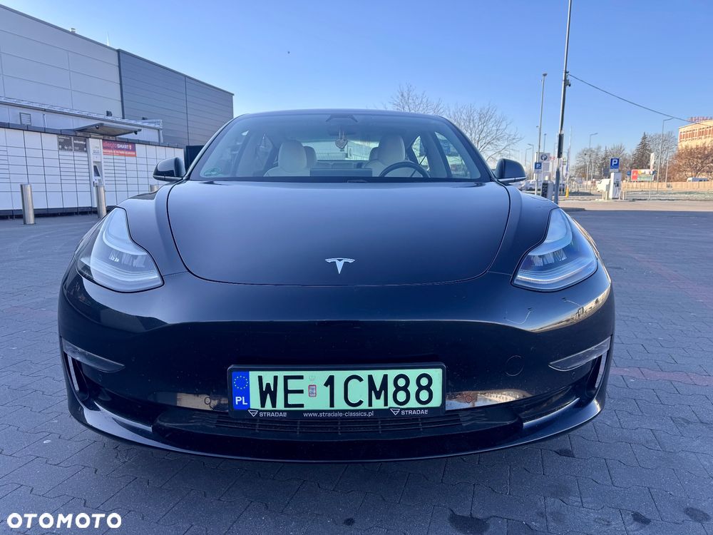 Tesla Model 3 - 12
