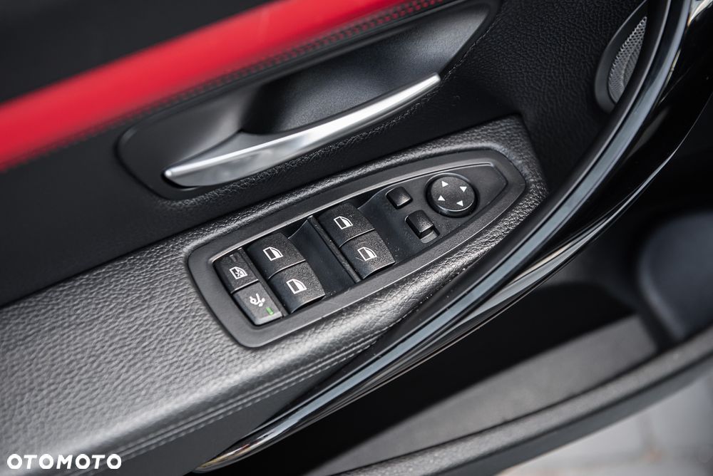 BMW 3GT 328i Sport-Aut Sport Line - 17