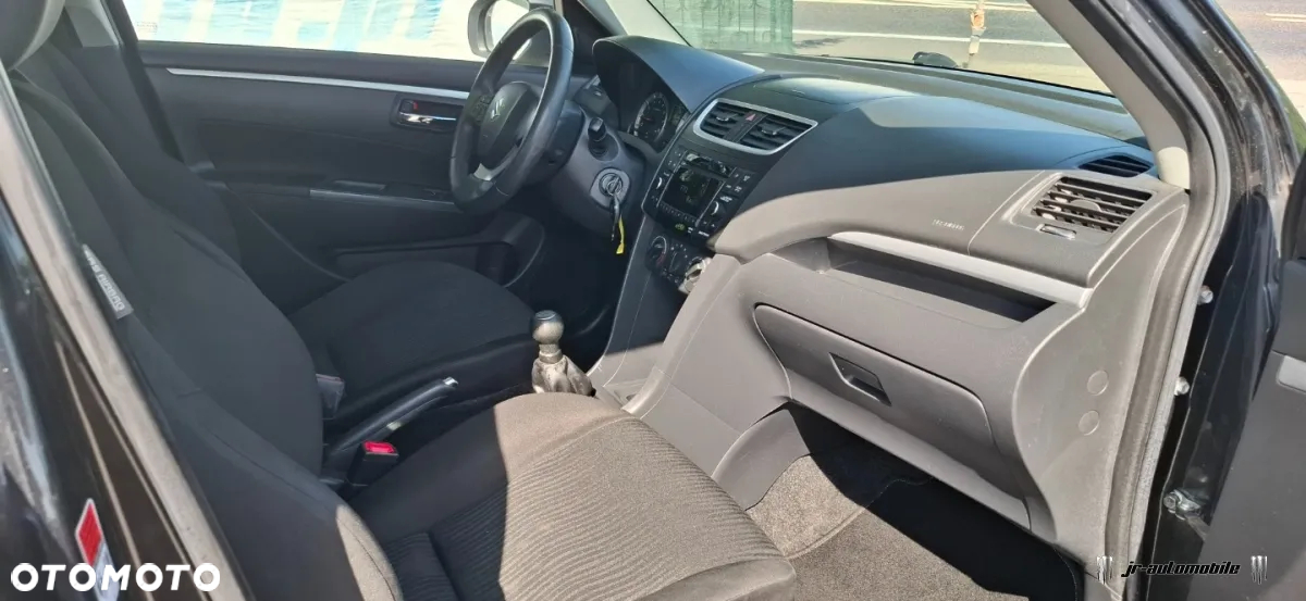 Suzuki Swift - 8