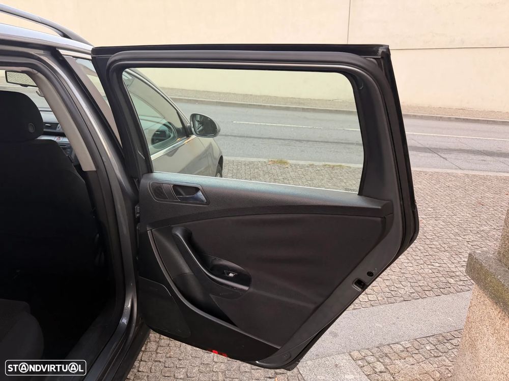 VW Passat Variant 2.0 TDi 4M Trend Pack - 17