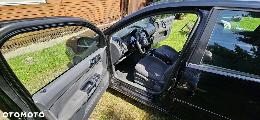 Volkswagen Polo 1.4 16V Comfortline - 10