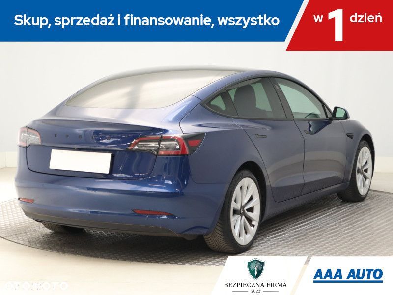 Tesla Model 3 - 7