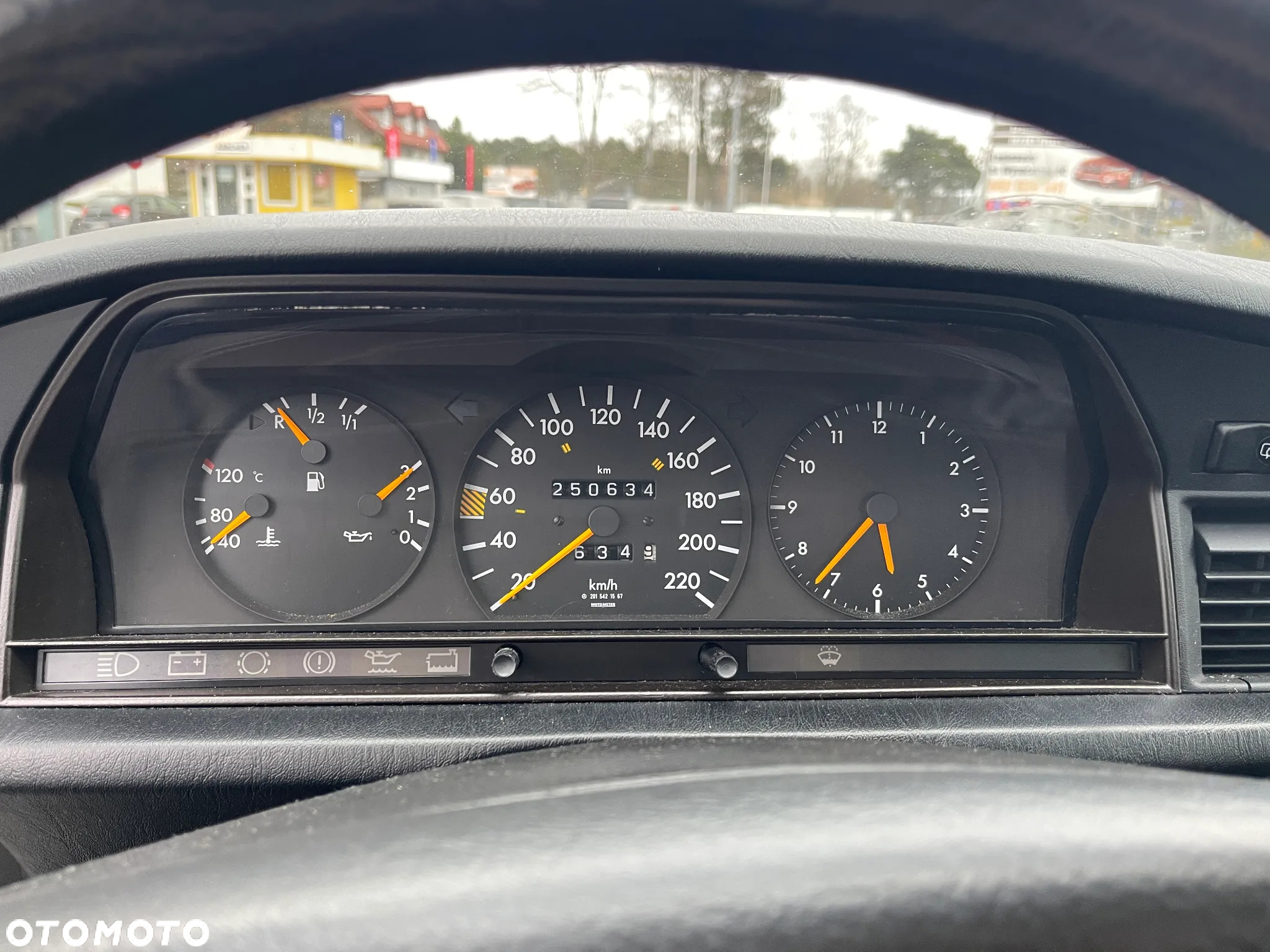 Mercedes-Benz W201 (190) - 10