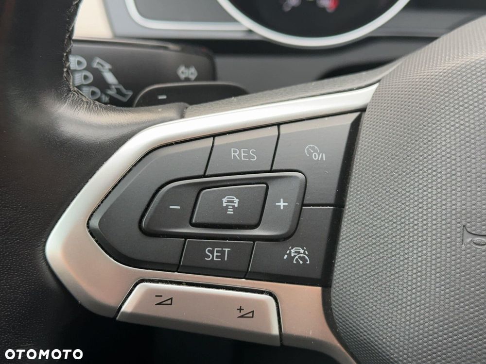 Volkswagen Passat - 17