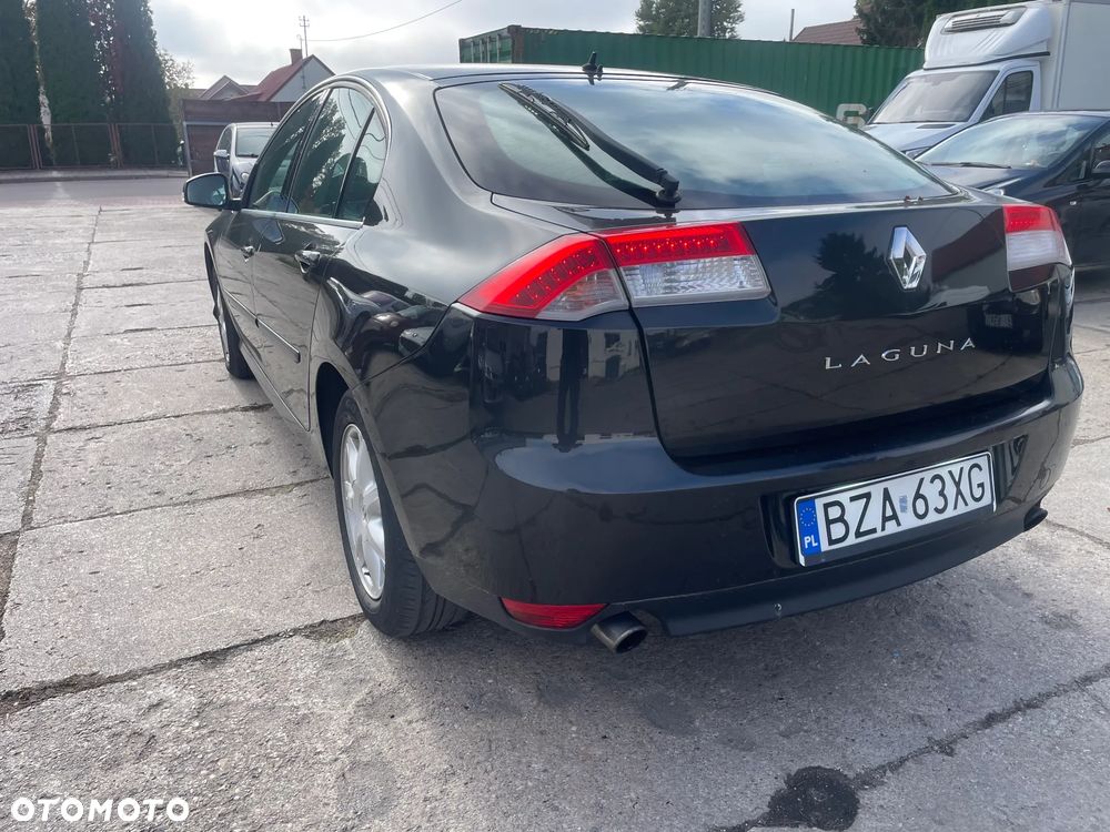 Renault Laguna 2010 photo 3