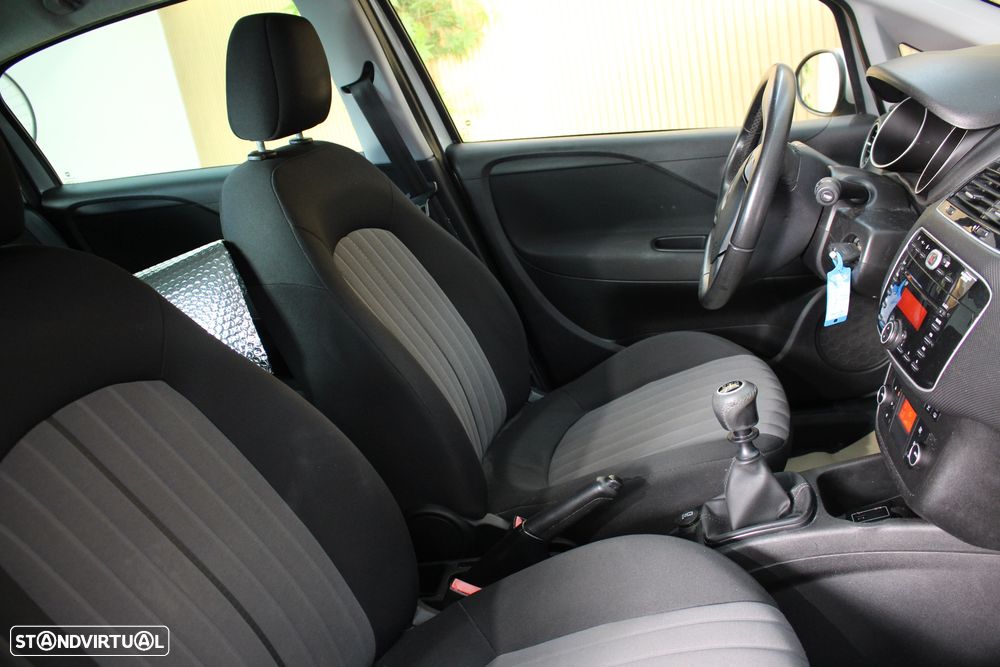 Fiat Punto 1.2 Lounge S&S - 29