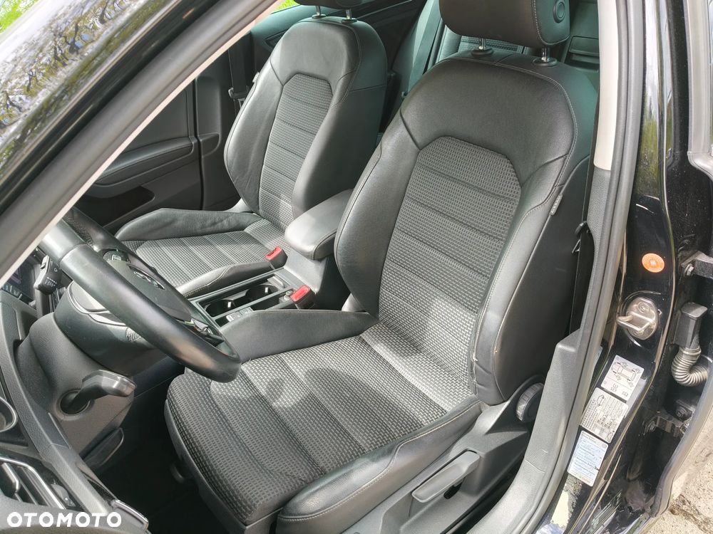 Volkswagen Golf 2.0 BlueTDI Highline - 27