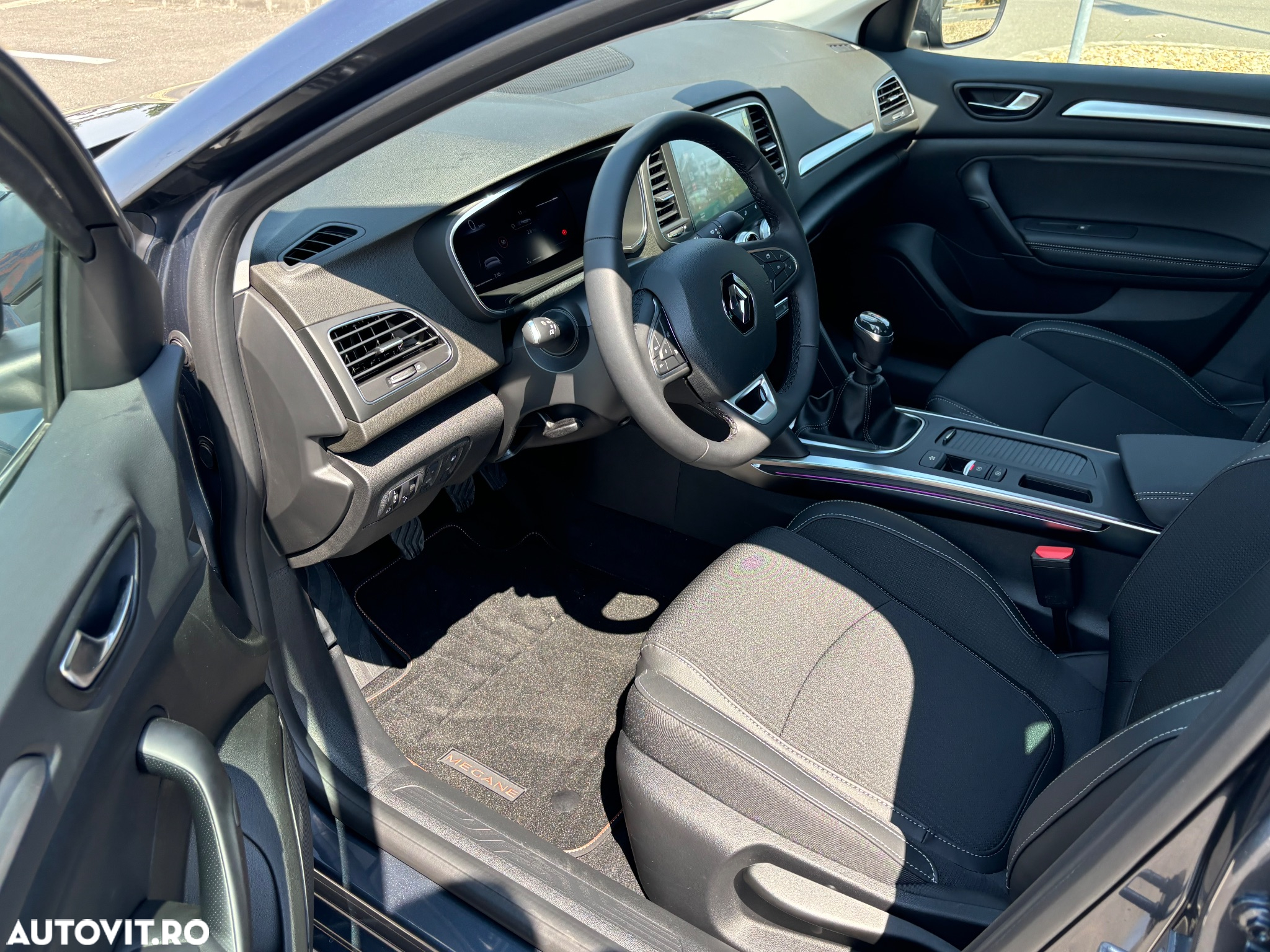 Renault Megane TCe 140 GPF Techno - 3