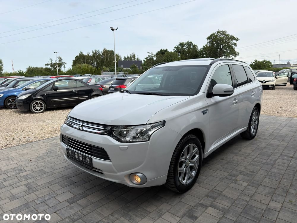 Mitsubishi Outlander Instyle NAVI + - 14