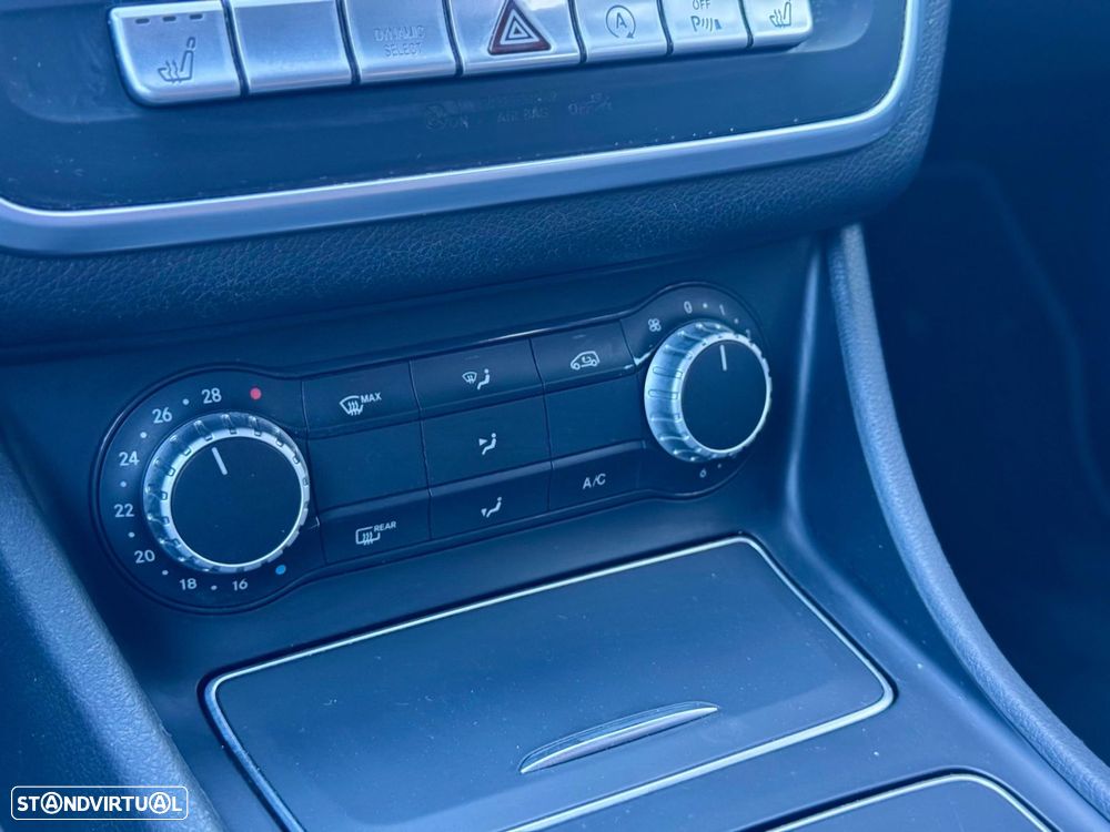 Mercedes-Benz CLA 180 7G-DCT Urban - 45