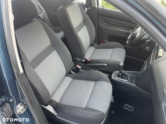 Volkswagen Golf - 25