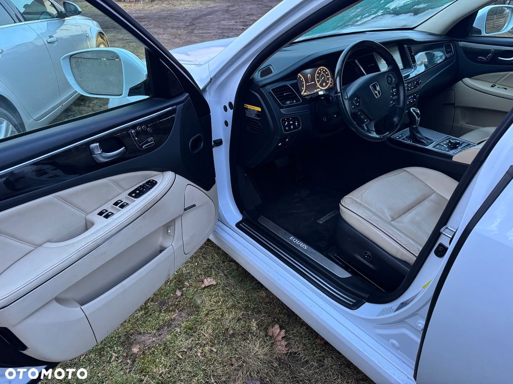 Hyundai Equus - 17