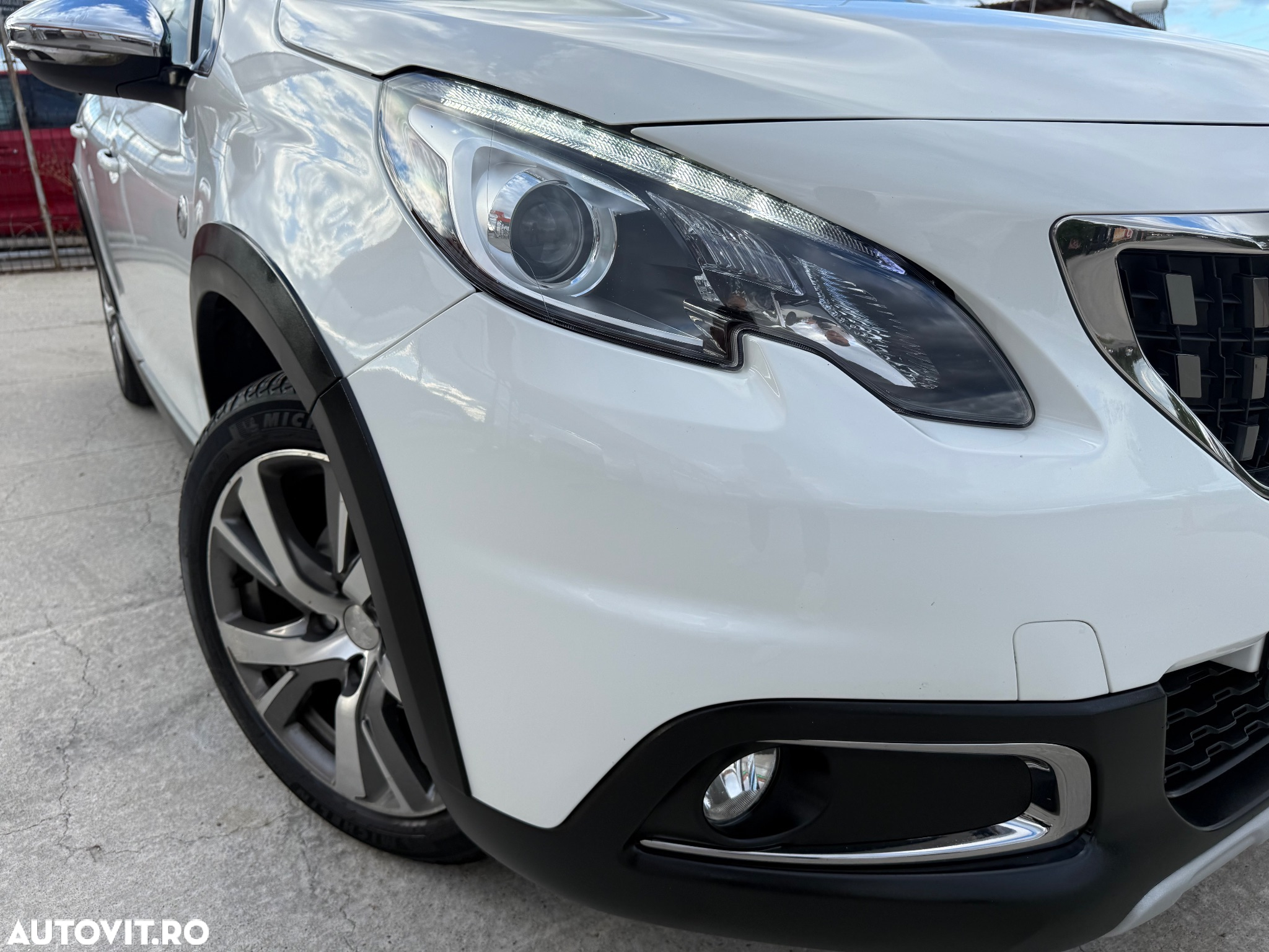 Peugeot 2008 1.2 PureTech Turbo EAT6 S&S GT-Line - 13