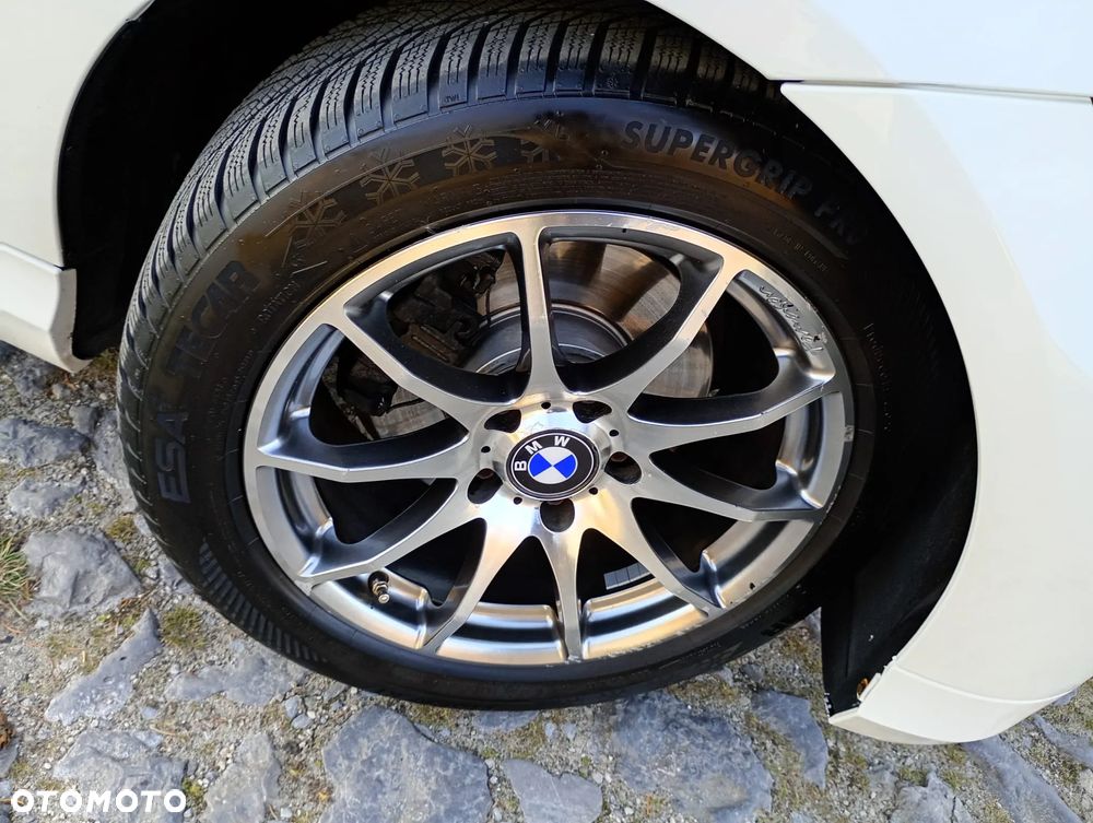 BMW Seria 3 320d xDrive DPF Touring - 35