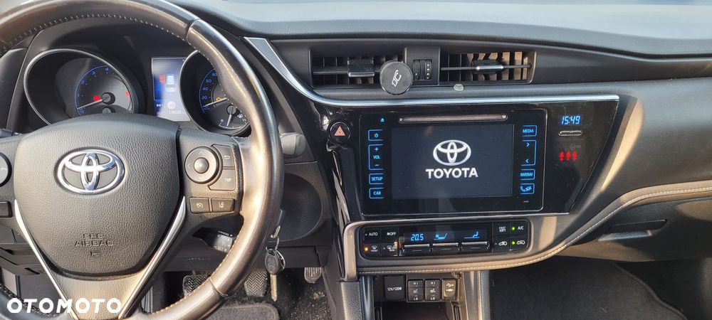 Toyota Auris 1.6 Premium Comfort - 15