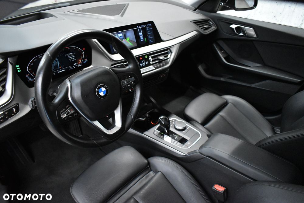 BMW Seria 2 218i Advantage - 28