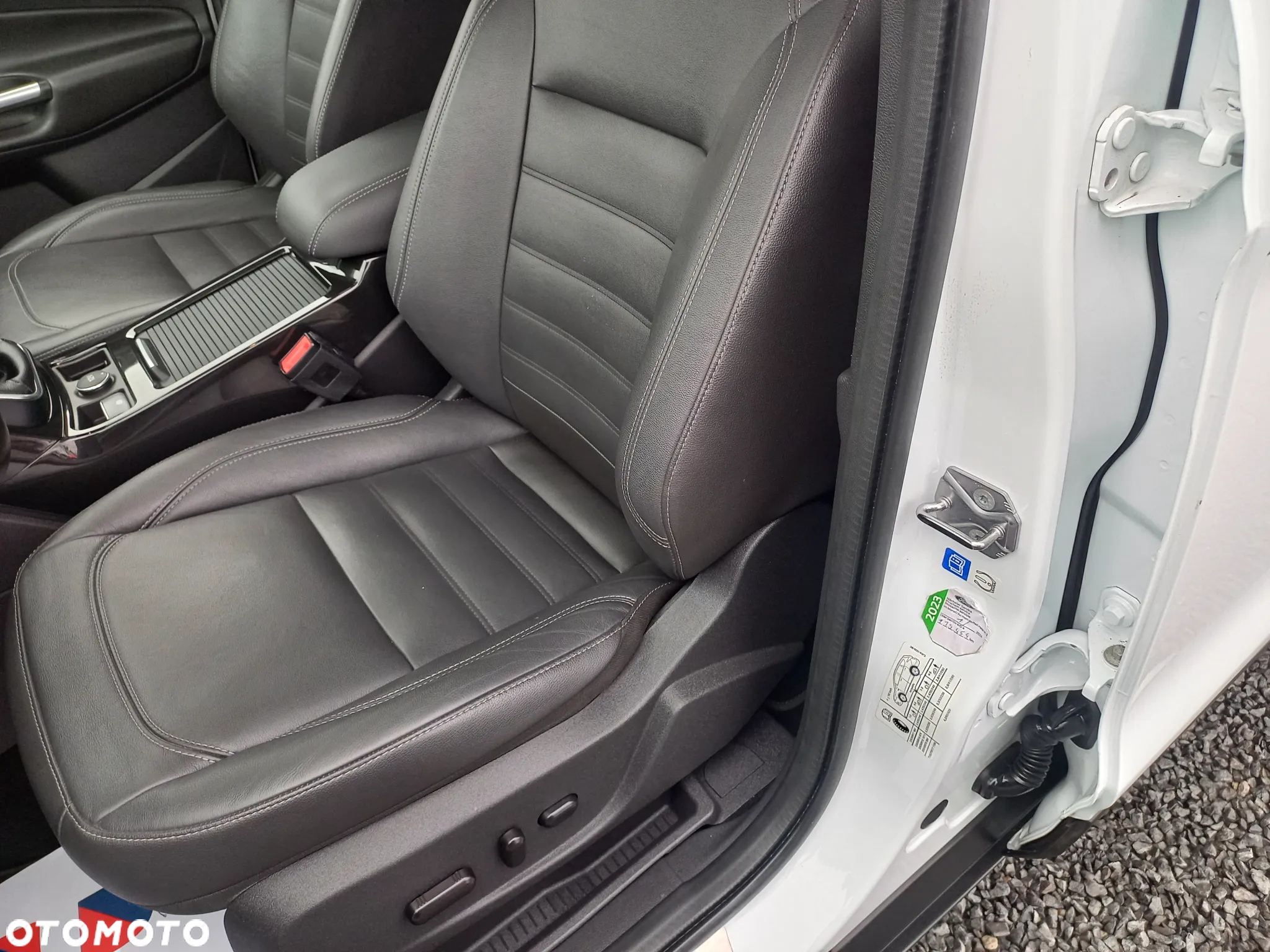 Ford Kuga - 34
