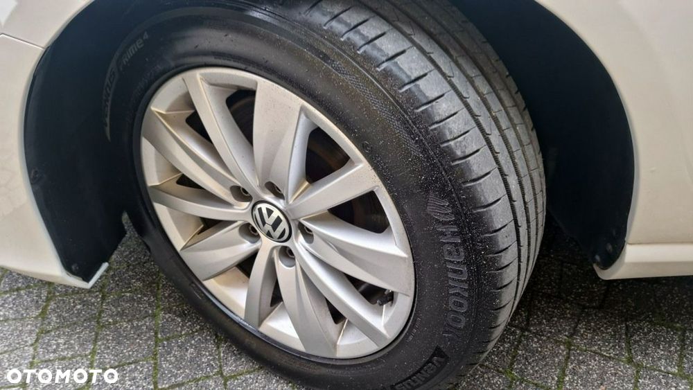 Volkswagen Passat - 22
