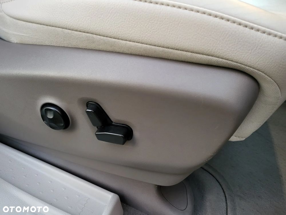 Chrysler Pacifica - 37