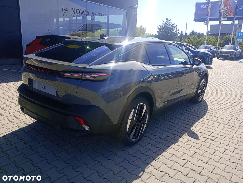 Peugeot 408 - 12