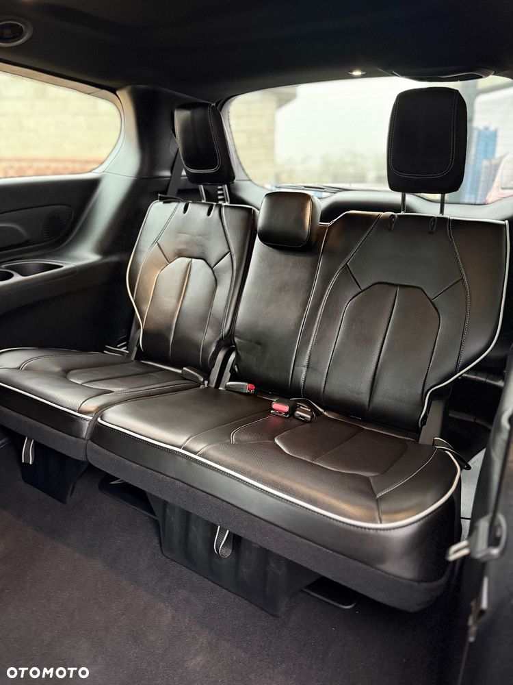 Chrysler Pacifica - 20