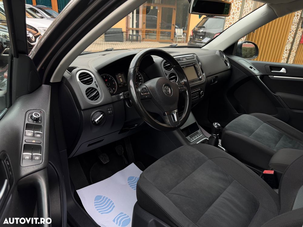 Volkswagen Tiguan 2.0 TDI DPF BlueMotion Technology Sport & Style - 10