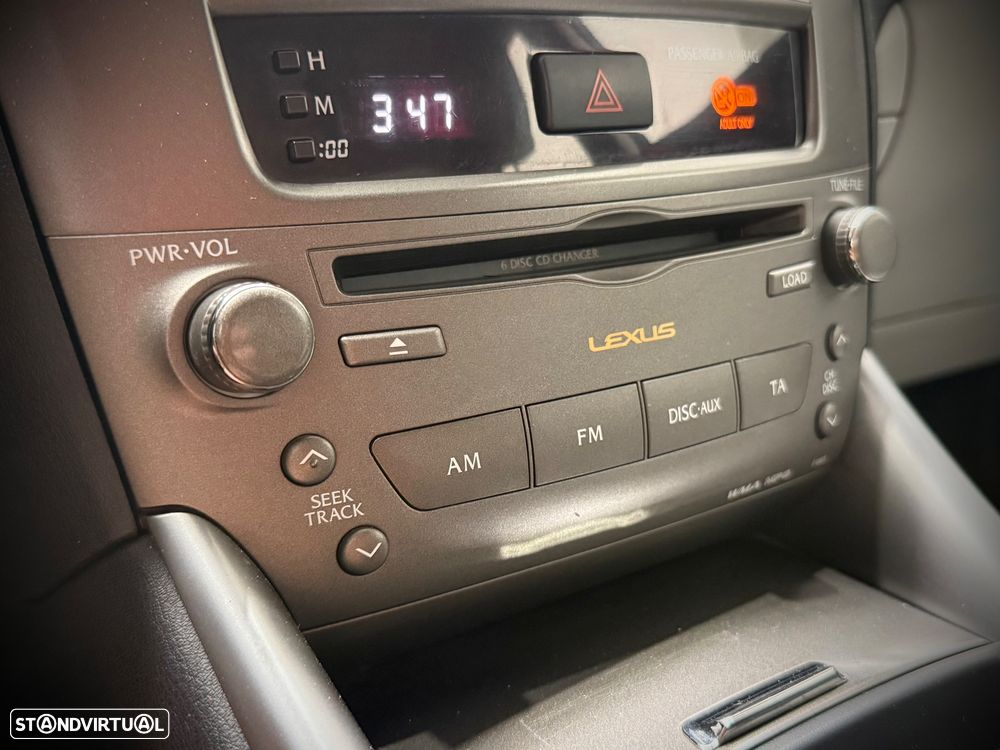 Lexus IS 220 d P.Luxury 4D - 32