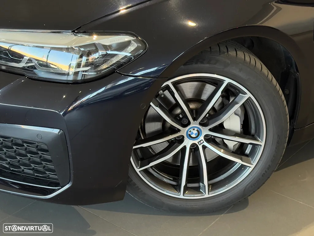 BMW 530 e Pack Desportivo M - 6