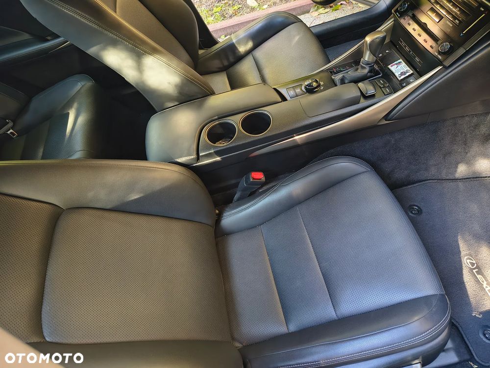 Lexus IS 250 Prestige - 9