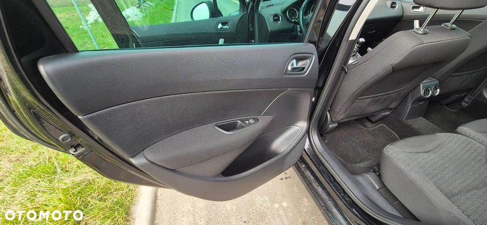 Peugeot 308 HDi FAP 140 Family - 14