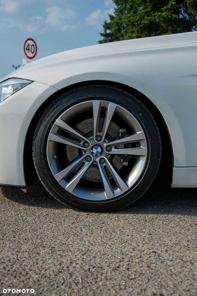 BMW Seria 3 325d M Sport - 14