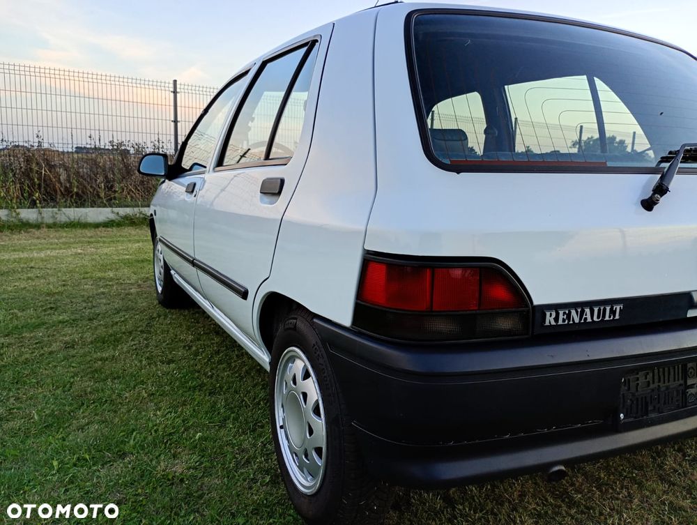Renault Clio - 20