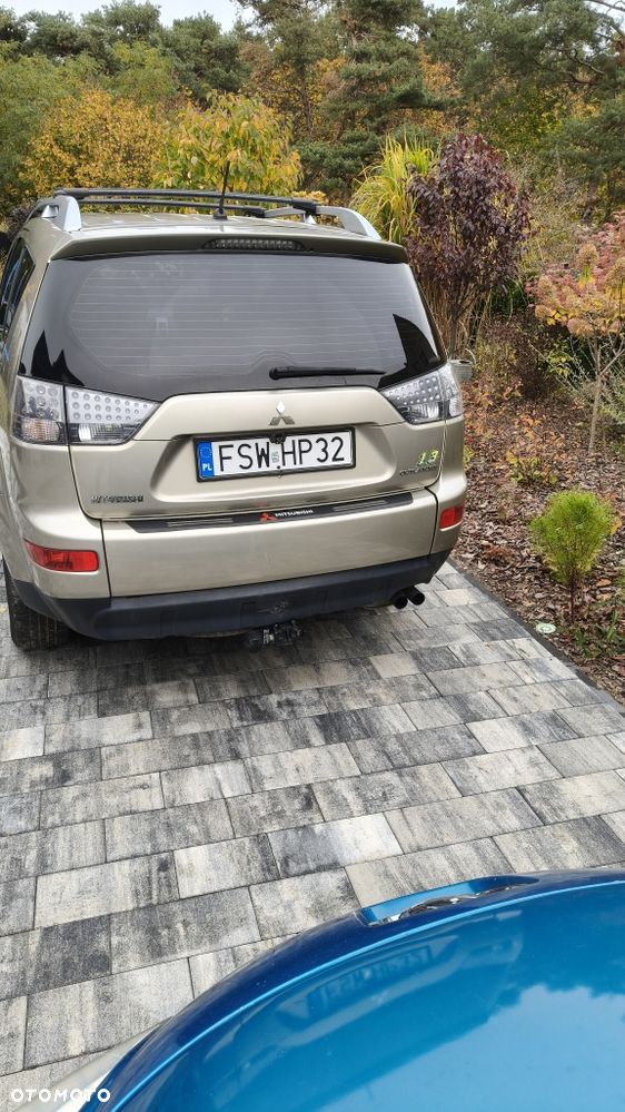 Mitsubishi Outlander - 3