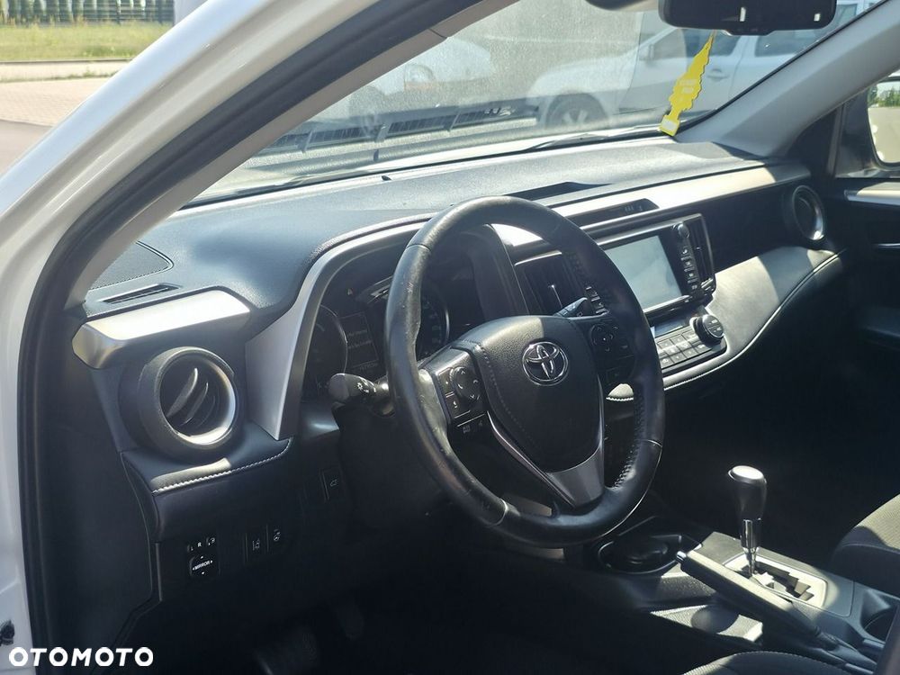 Toyota RAV4 - 9