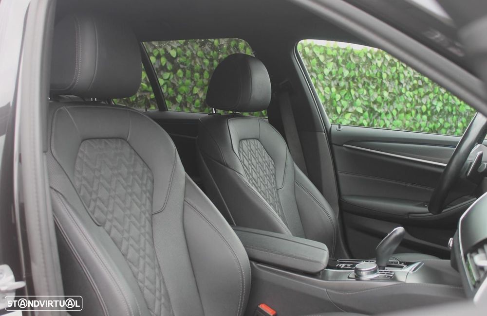 BMW 530 e Pack Desportivo M - 11