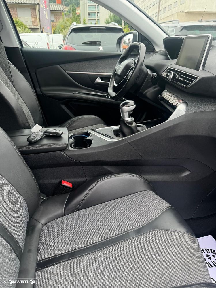 Peugeot 3008 PureTech 130 Stop & Start Allure - 17