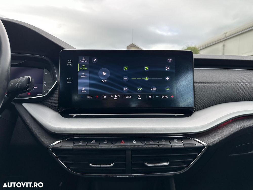 Skoda Octavia Combi 2.0 TDI DSG First Edition - 24