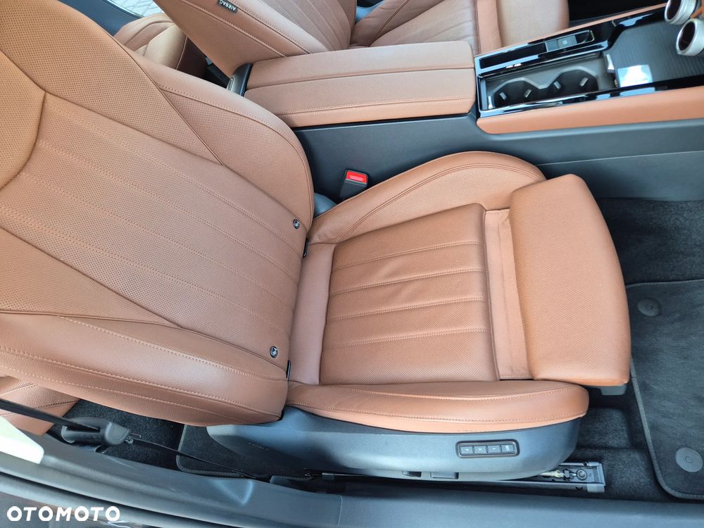 Skoda Superb 2.0 TDI SCR L&K DSG - 19