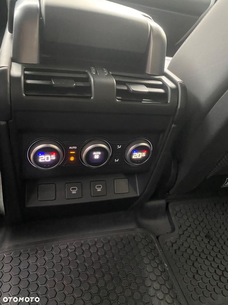 Land Rover Defender 3.0 D300 mHEV SE - 30