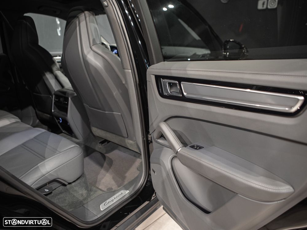 Porsche Cayenne E-Hybrid Platinum Edition - 46