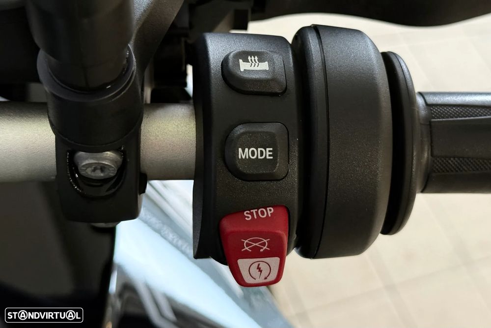 BMW F 900 XR Triple Black - 7