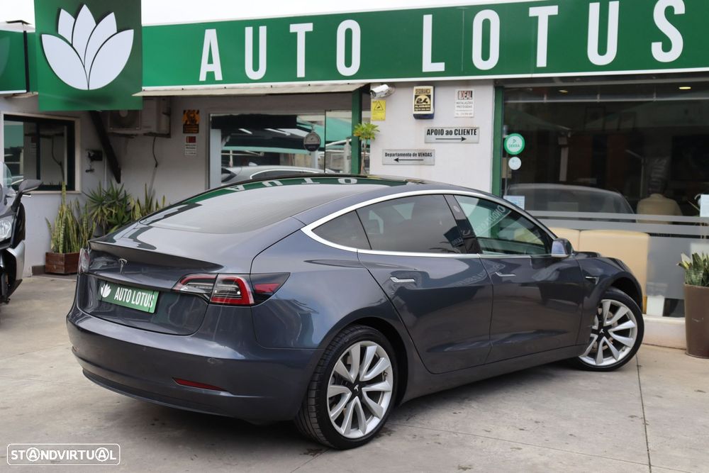 Tesla Model 3 - 7