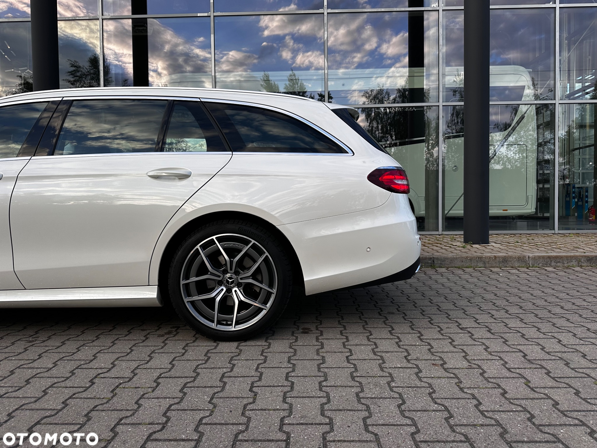 Mercedes-Benz Klasa E 220 d 4-Matic AMG/Avantgarde - 11