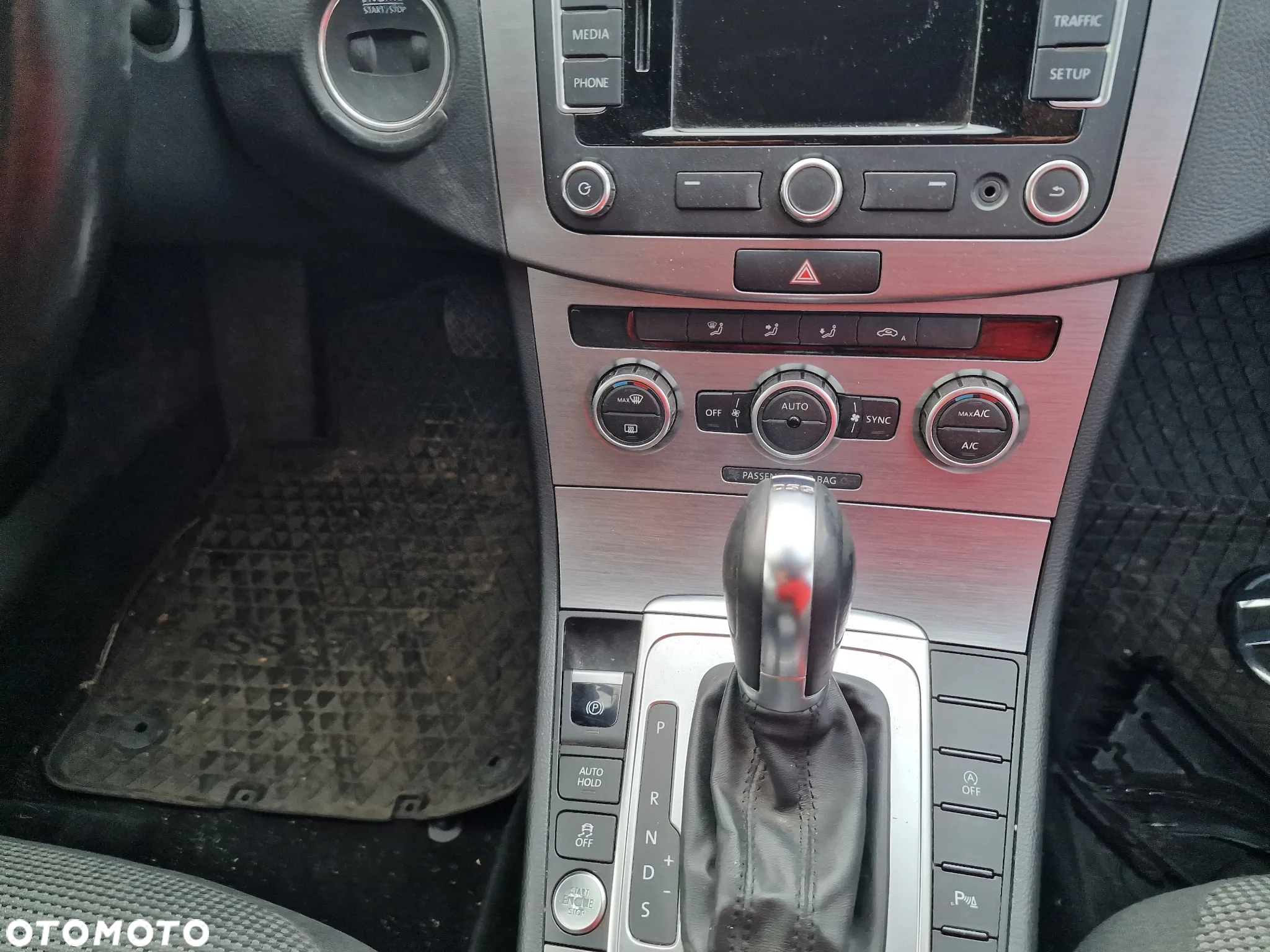 Volkswagen Passat 2.0 TDI Comfortline DSG - 11
