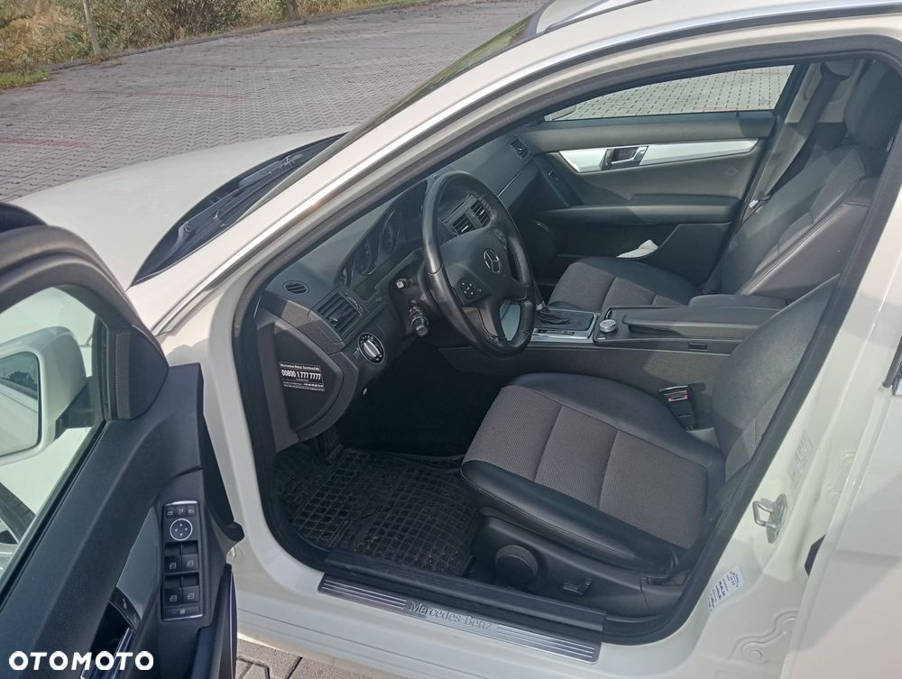 Mercedes-Benz Klasa C 180 T Kompressor Automatik BlueEFFICIENCY Avantgarde - 12