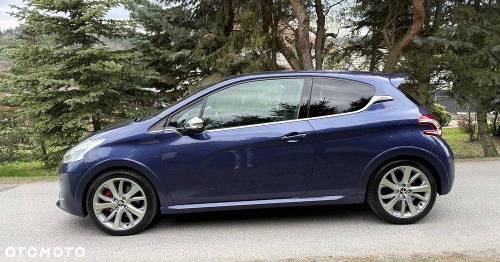 Peugeot 208 GTI 200 THP - 11